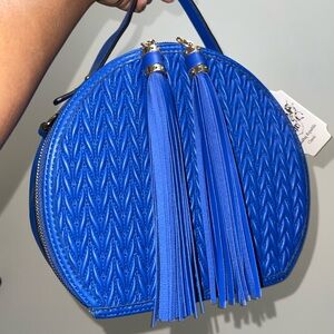 Never worn bag from a vending boutique. A long time ago, I don’t know the name.